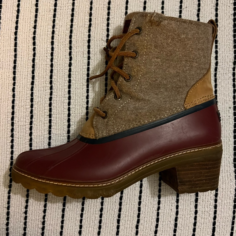 Sperry Burgundy and Tan Chunky Heel Duck Boots, size 9.5 - Picture 8 of 13